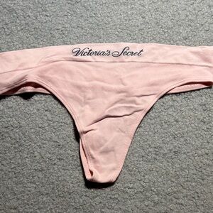 VS Seamless Thong XL